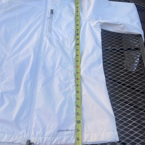 Eddie Bauer Woman’s Hooded Rain jacket-cream -color. Weatheredge line. size M - Picture 10 of 15